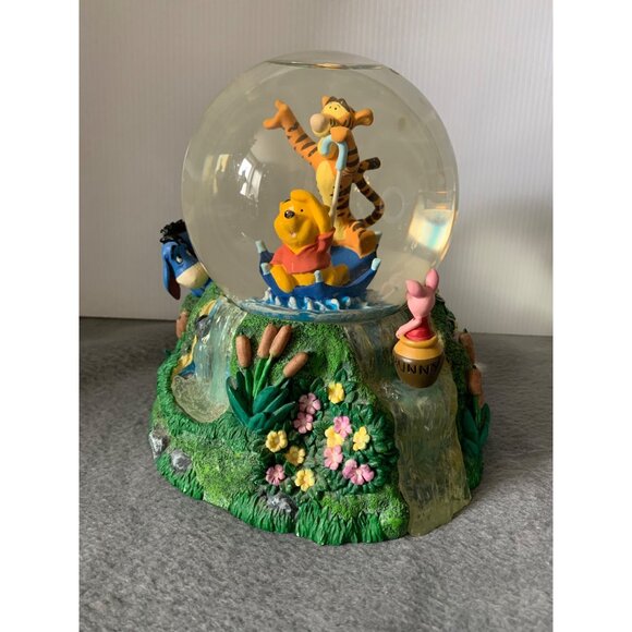 Disney Winnie The Pooh Musical Snow Globe Rotate Playing "Rain Came Down" Song 1 - Picture 2 of 9